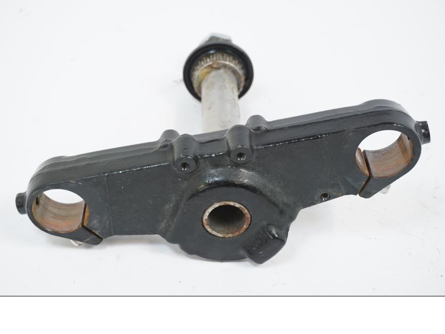 Snett uppifrån på Gaffelkrona från en Kawasaki VN 1500 -2002 motorcykel.