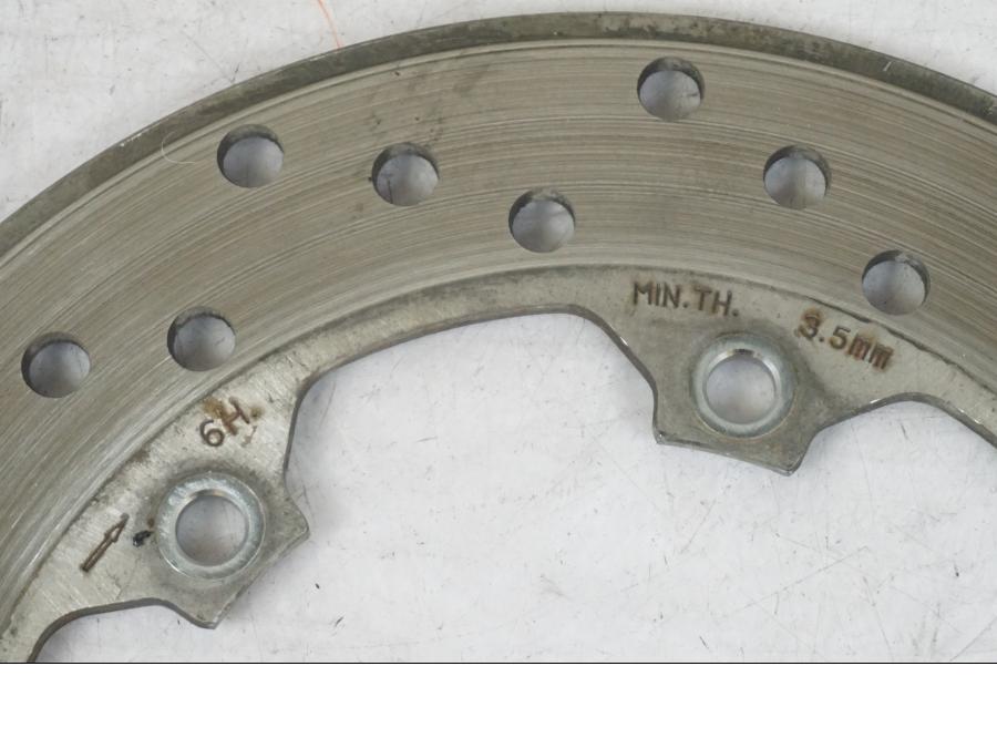 Höger sida på Bromsskiva från en Yamaha MT 125 -2017 motorcykel.