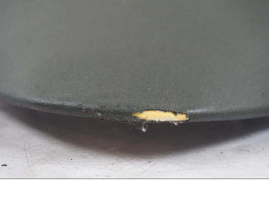 Vänster sida på Sadel från en Kawasaki ZX-6R -2011 motorcykel.