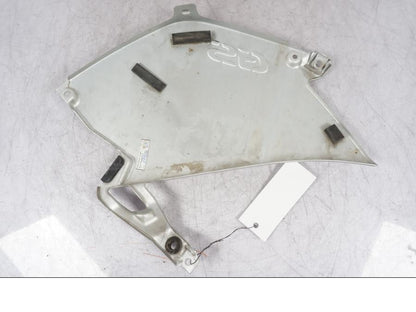 Höger sida på Bensintankskåpa från en BMW R 1200 GS -2005 motorcykel.