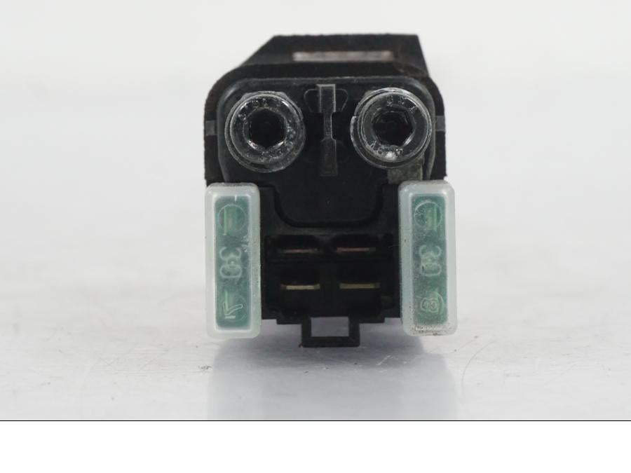 Baksidan på Startrelä från en Kawasaki ER-6N ABS -2010 motorcykel.