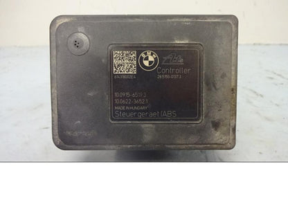 Höger sida på ABS Modulator från en BMW R 1200 GSA -2014 motorcykel.