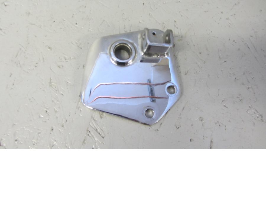 Framsidan på Fotpinnefäste från en Triumph Thunderbird 1600 -2011 motorcykel.