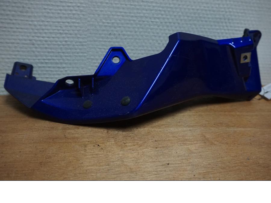 Baksidan på Bakvinge från en Yamaha MT-07 Tracer -2016 motorcykel.