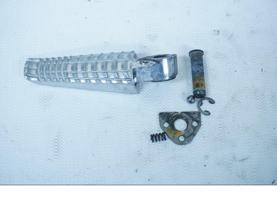 Framsidan på Fotpinne från en Suzuki GSX-R 750 -2009 motorcykel.