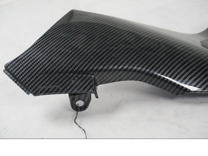 Baksidan på Instrumentpanelkåpa från en Kawasaki ZX-6R -2005 motorcykel.