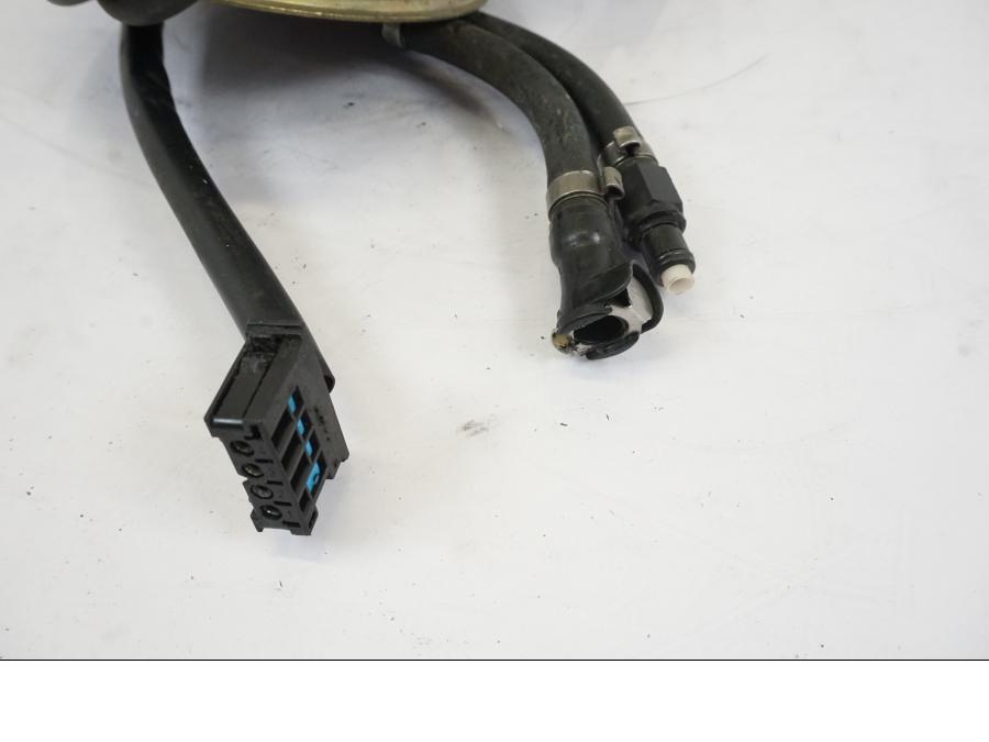 Höger sida på Bensinpump insprut från en BMW R 1150 RS -2003 motorcykel.