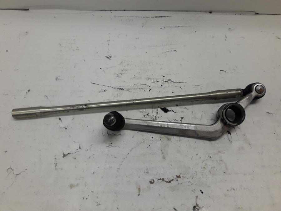 Framsidan på Växelpedal från en Yamaha YZF 1000 R1 -2003 motorcykel.