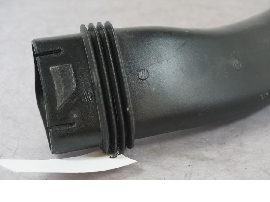 Vänster sida på Luftburksnorkel från en BMW K 1600 GTL -2015 motorcykel.