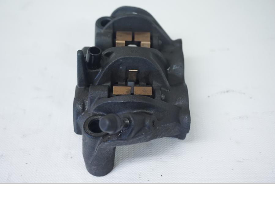 Vänster sida på Bromsok från en Suzuki GSX-R 1000 -2009 motorcykel.