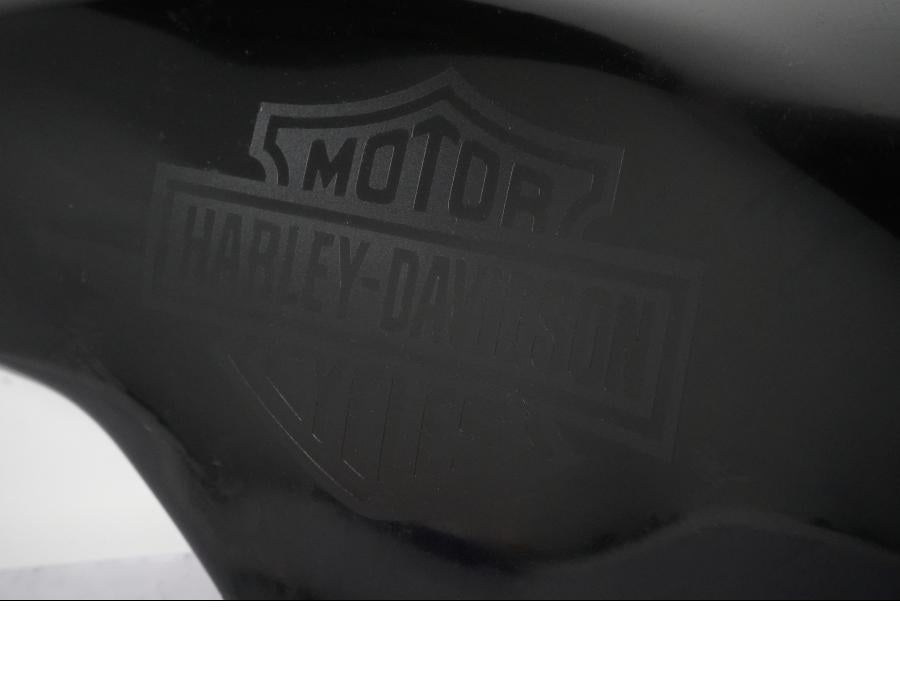 Höger sida på Toppkåpa från en H-D Touring Street Glide FLHX -2009 motorcykel.