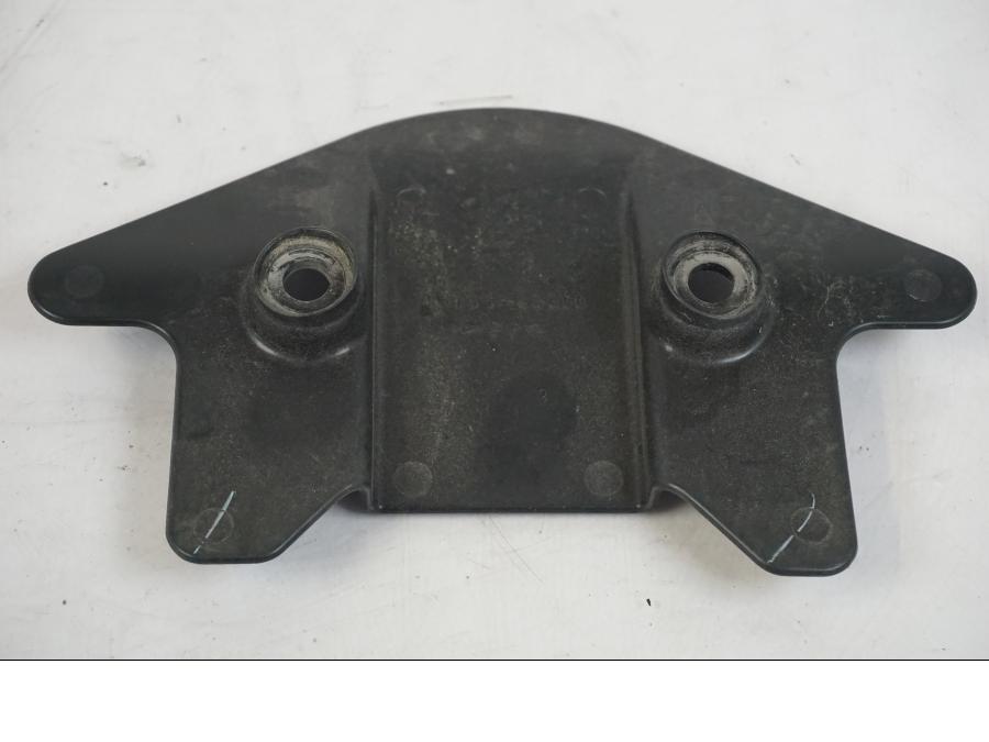 Baksidan på Plast från en Suzuki VZR 1800 -2009 motorcykel.