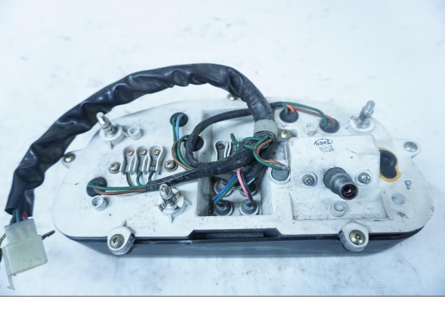 Höger sida på Instrumentpanel från en Honda XL 600 V -1994 motorcykel.