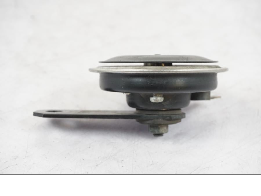 Baksidan på Signalhorn / Tuta från en Suzuki GSX-R 750 -2006 motorcykel.