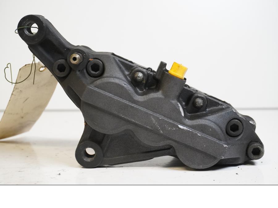 Baksidan på Bromsok från en Yamaha YZF 750 R -1994 motorcykel.