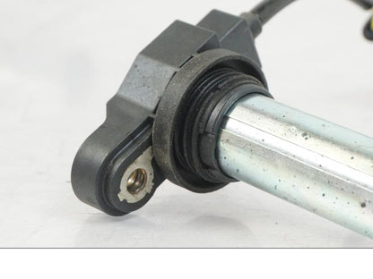 Snett uppifrån på Tändspole från en KTM 1290 Super Duke R -2022 motorcykel.