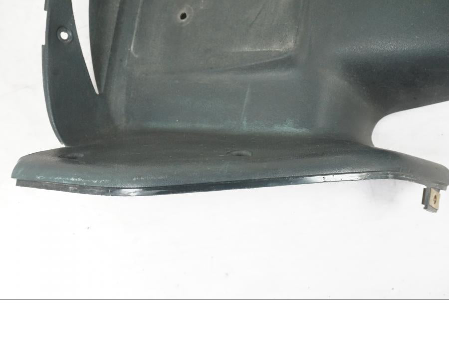 Höger sida på Bakskärm från en Honda NT 650 V -2002 motorcykel.