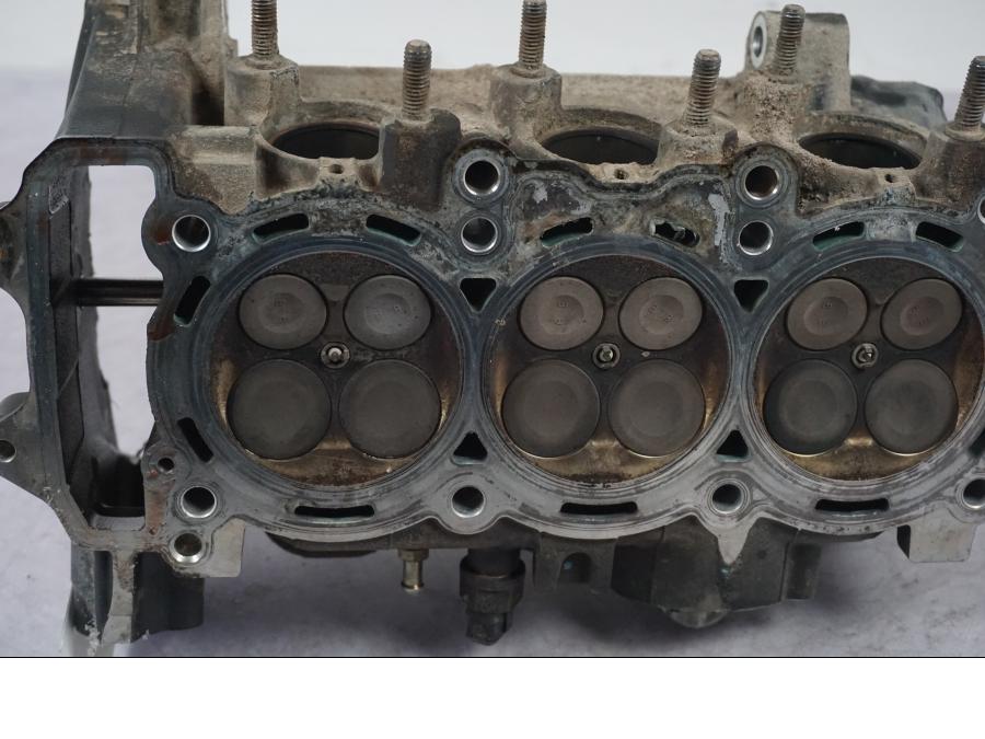 Extrabild4 på Topplock från en Triumph Tiger Explorer -2016 motorcykel.