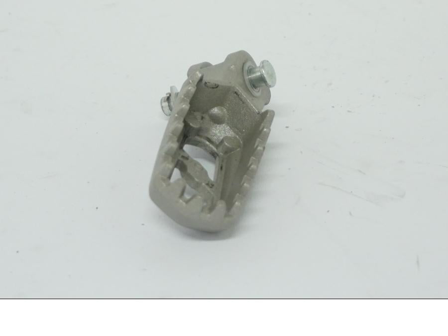 Vänster sida på Fotpinne från en Ducati Desert X -2022 motorcykel.