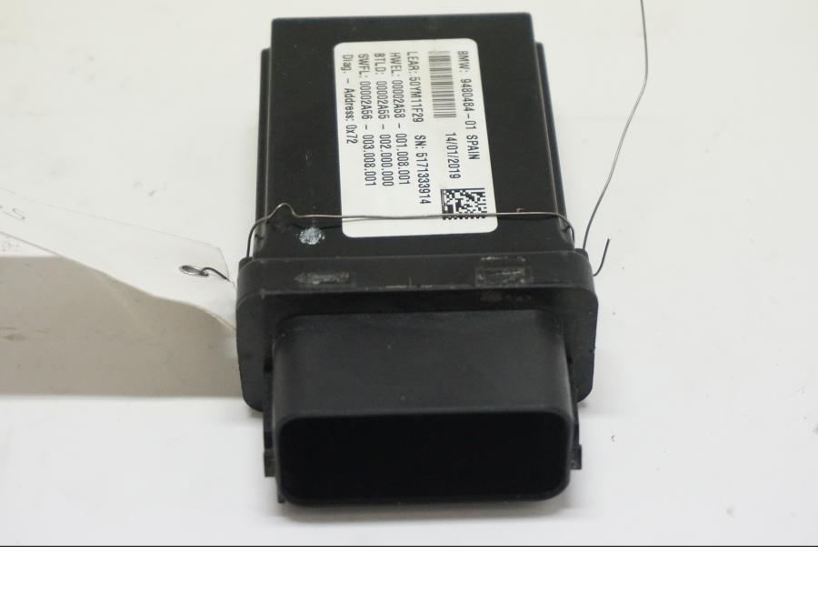 Baksidan på Styrbox från en BMW R 1250 GS -2019 motorcykel.