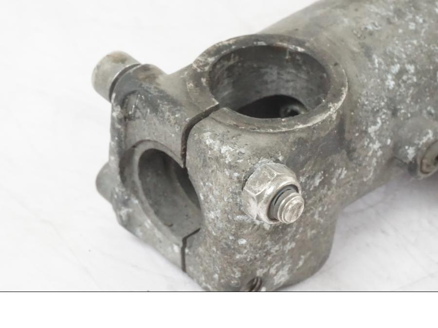 Baksidan på Gaffelben från en BMW K 1100 LT -1999 motorcykel.