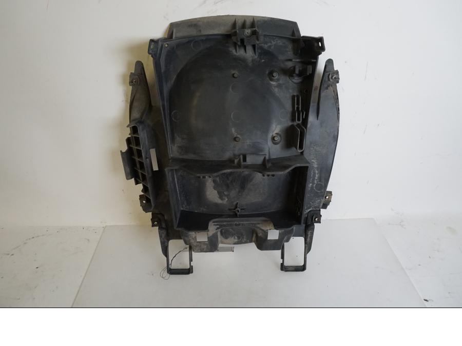 Baksidan på Undertail från en BMW K 1200 S -2007 motorcykel.