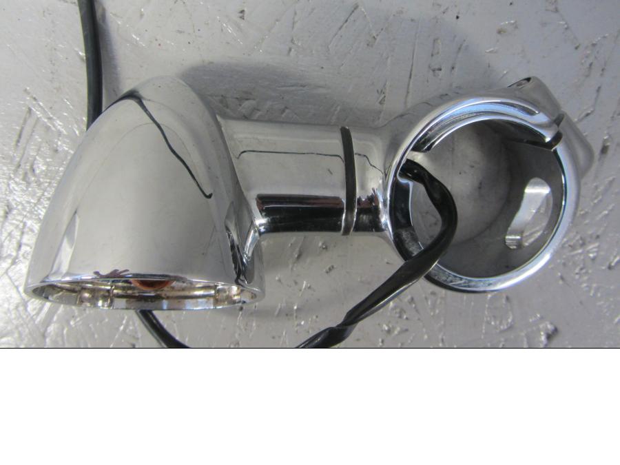 Baksidan på Blinkers från en Triumph Thunderbird 1600 -2011 motorcykel.