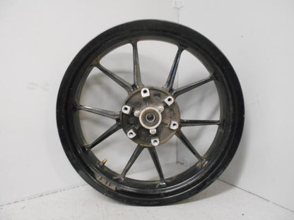 Framsidan på Fälg från en KTM 125 Duke -2014 motorcykel.