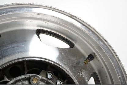 Extrabild4 på Fälg från en Suzuki VL 1500 -1998 motorcykel.