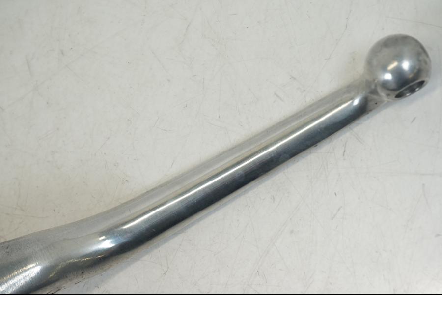 Snett nerifrån på Kopplingsgrepp från en Yamaha XV 1700 -2004 motorcykel.