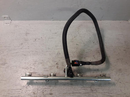 Baksidan på Fuel Rail från en Kawasaki GTR 1400 -2012 motorcykel.