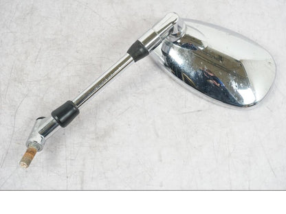 Snett uppifrån på Backspegel från en Suzuki GSF 1250 -2010 motorcykel.