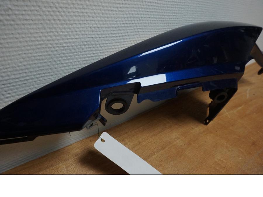 Baksidan på Bakvinge från en Suzuki SV 1000 -2004 motorcykel.