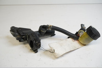 Baksidan på Kopplingshuvudcylinder från en Kawasaki ZXR 750 -1989 motorcykel.