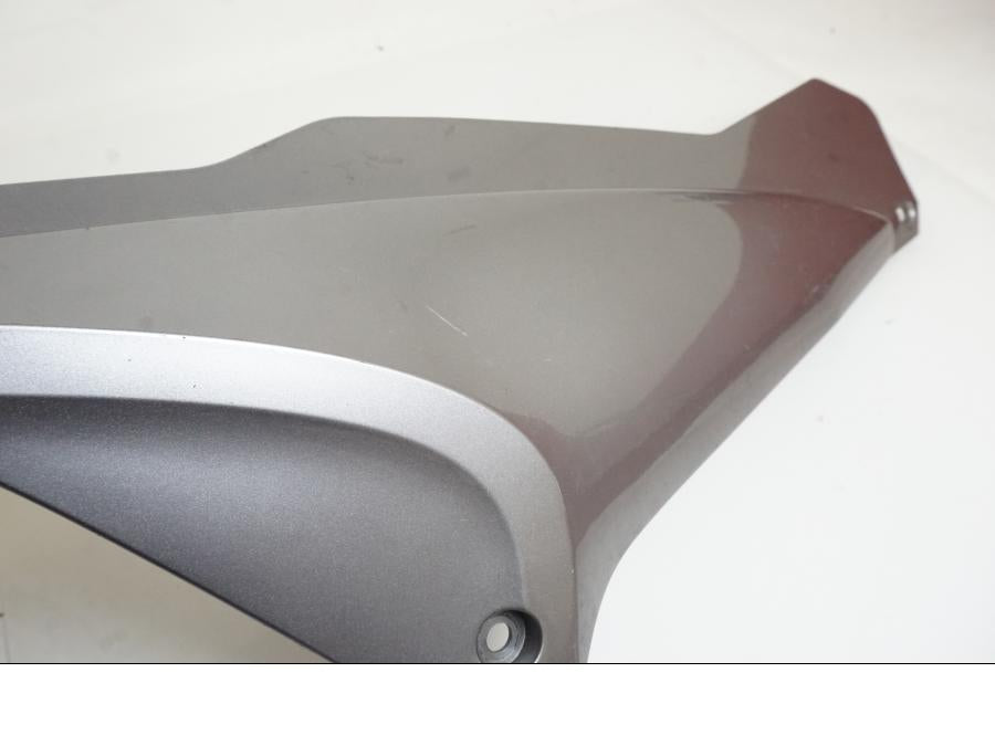 Höger sida på Sidopanel från en Honda ST 1300 -2002 motorcykel.