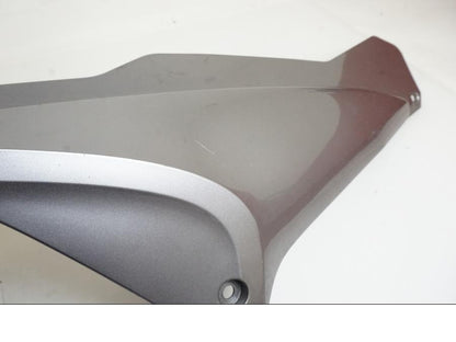 Höger sida på Sidopanel från en Honda ST 1300 -2002 motorcykel.