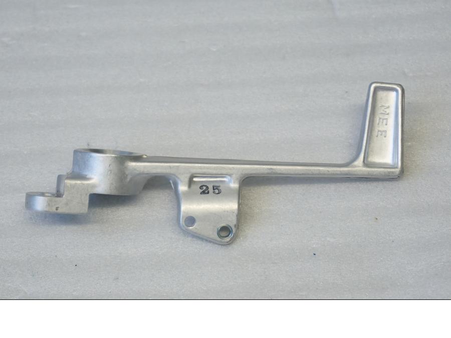 Baksidan på Bromspedal från en Honda CBR 600 RR -2004 motorcykel.