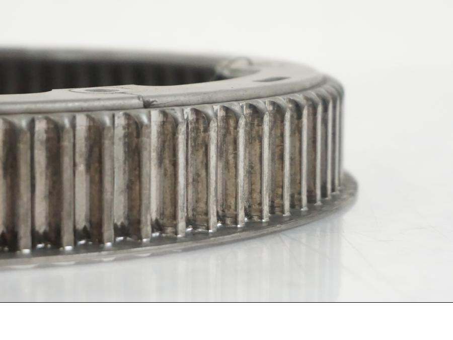 Vänster sida på Remdrev från en BMW F 650 CS -2002 motorcykel.