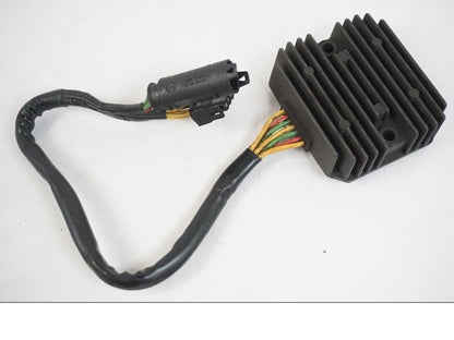 Framsidan på Likriktare från en BMW F 650 CS -2002 motorcykel.