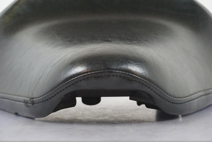 Snett uppifrån på Sadel från en Yamaha XVS 1100 -2000 motorcykel.