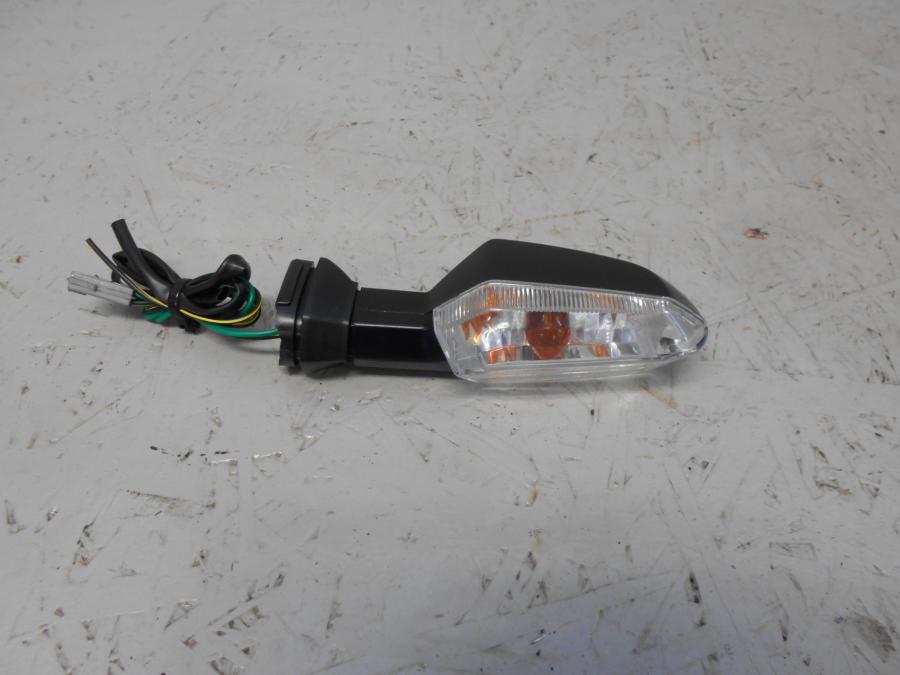 Framsidan på Blinkers från en Kawasaki Z 800 -2013 motorcykel.