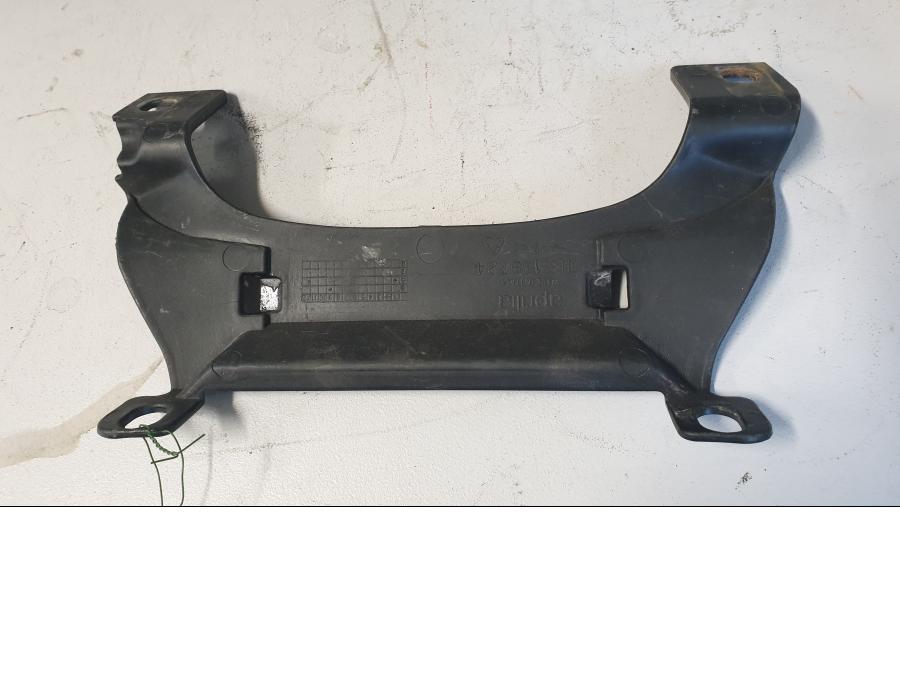 Baksidan på Bakvinge från en Aprilia RSV 1000 R Tuono -2006 motorcykel.