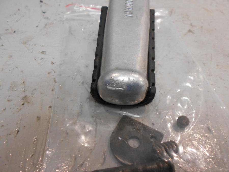 Höger sida på Fotpinne från en Yamaha XV 1100 -1996 motorcykel.