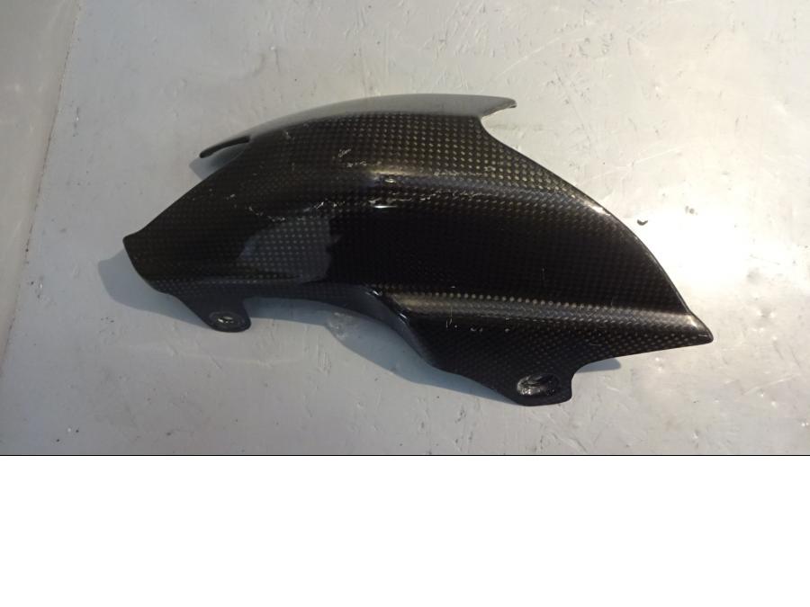 Framsidan på Värmeskydd från en Ducati Hypermotard -2014 motorcykel.