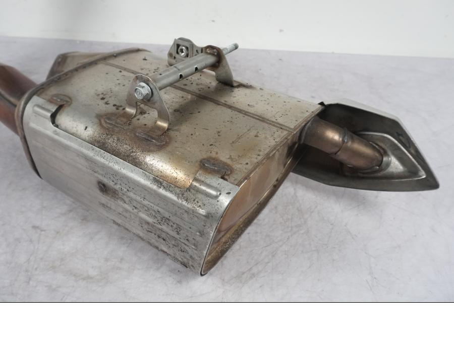 Extrabild2 på Avgassystem från en Kawasaki ER-6N ABS -2015 motorcykel.