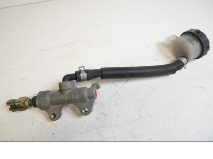 Framsidan på Bromshuvudcylinder från en Yamaha MT-09 Tracer -2016 motorcykel.