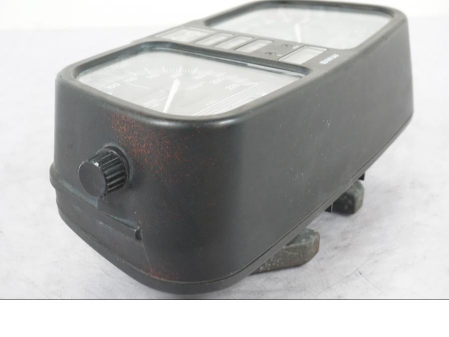 Höger sida på Instrumentpanel från en BMW K 1100 LT -1999 motorcykel.