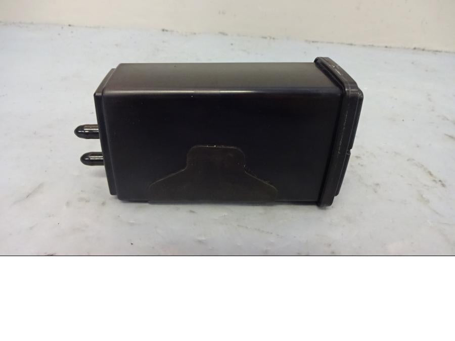 Framsidan på Bensintanksavluftare från en Kawasaki Z 1000 -2018 motorcykel.