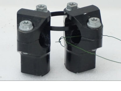 Framsidan på Styrfäste från en KTM 1290 Super Adventure R -2021 motorcykel.