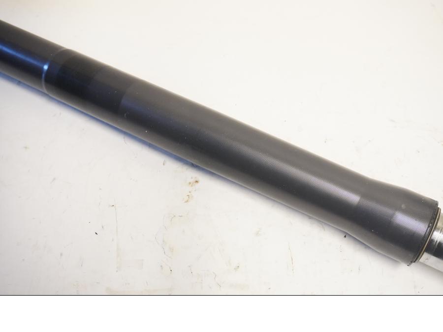 Höger sida på Gaffelben från en KTM 640 Duke -2006 motorcykel.